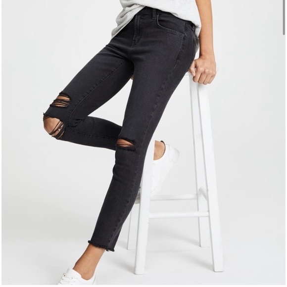 J Brand Black Mercy Cropped Jeans in a Size 27 - Picture 2 of 13